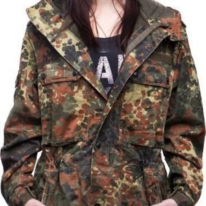 BW parka Flecktarn ylijäämä tyttökuvalla