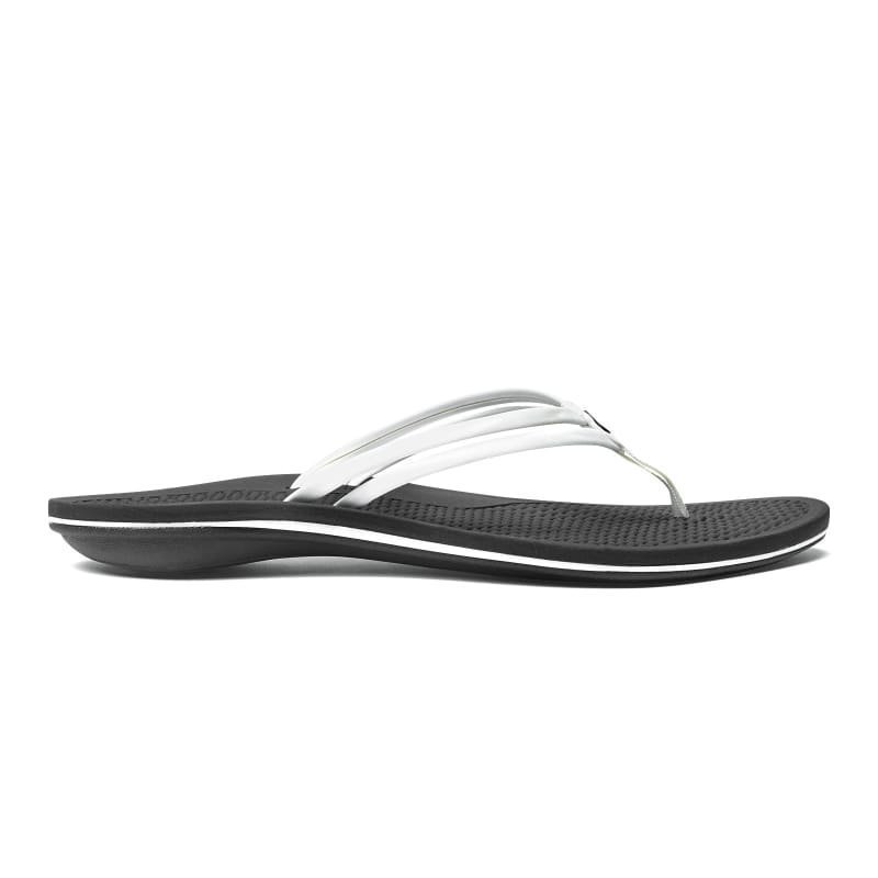 OluKai Unahi 36 White/Black